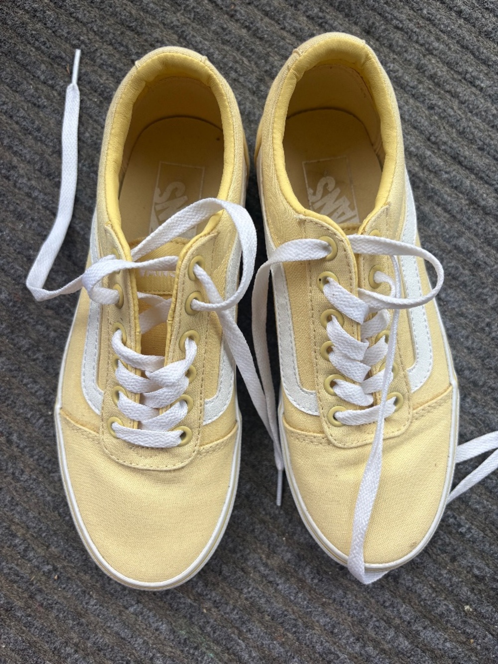 Butter Yellow Women’s Vans, size 6